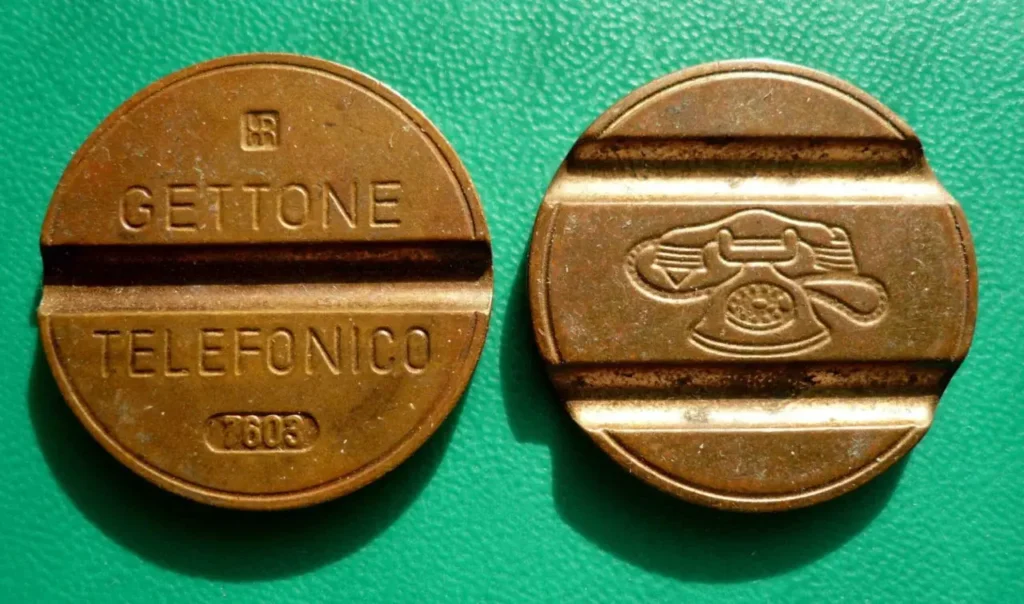 Hai ancora gettoni telefonici antichi? Ecco il loro valore nascosto